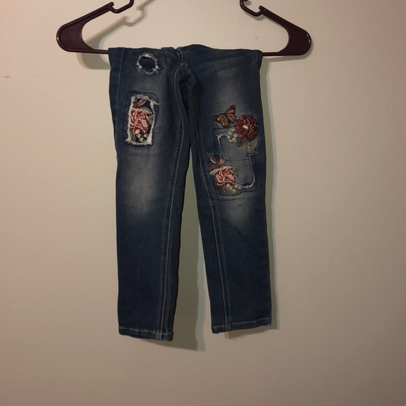 4/$35 Floral jeans. - Picture 1 of 2